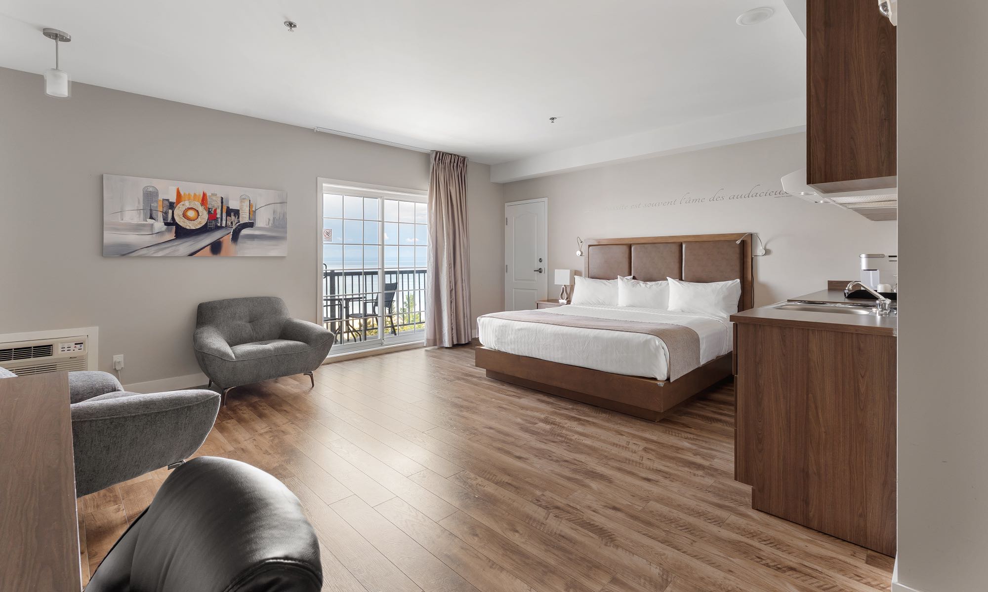 PMC – suite vue fleuve cuisinette 2